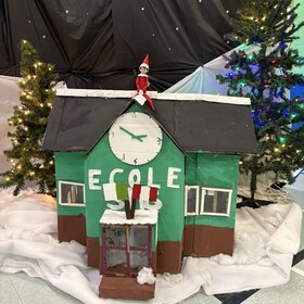 Frisou est prêt pour le grand spectacle de Noël!