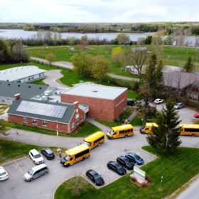 Vue aérienne de l'École catholique Sainte-Marguerite-Bourgeoys